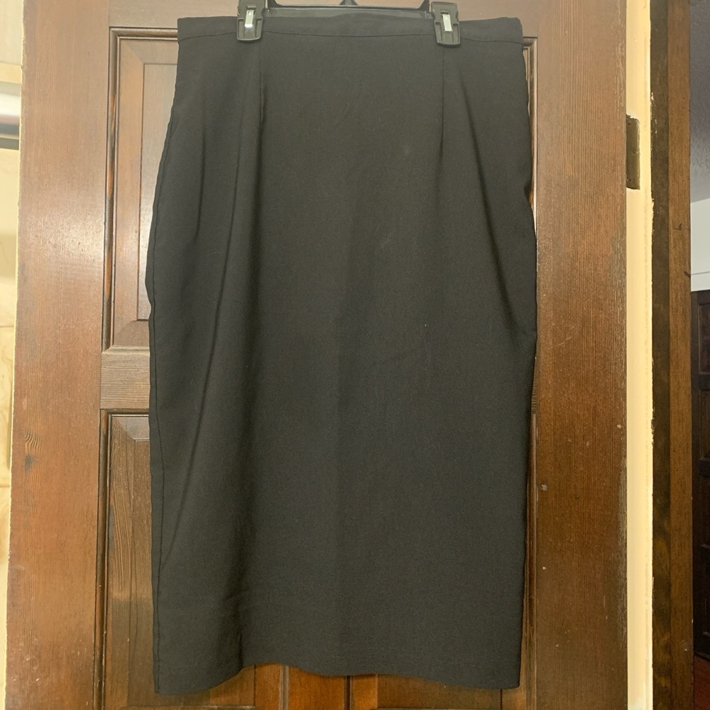 Tatyana black pencil skirt size XL, excellent condition.